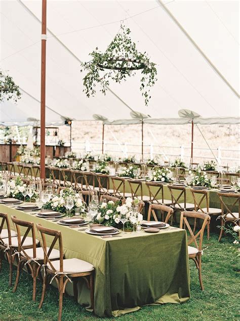 24 Green Wedding Theme Ideas We Love, From Sage to Emerald