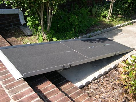 8' Trifold Aluminum Portable ramp - HomeAccessProducts.com