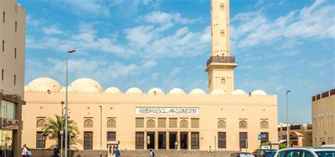 The Grand Mosque in Dubai: Your Dubai Getaway