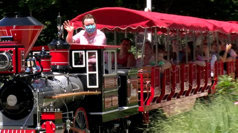 Lincoln Children's Zoo unveils updated train