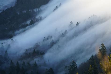 Nebel am Berg: Wie er entsteht und welche Gefahren er birgt | Bergwelten