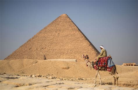 Scientists working to unlock secrets beneath Egypt's pyramids - CBS News