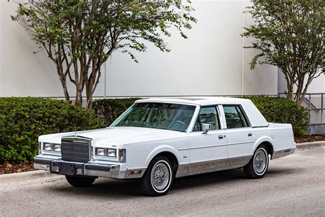 1988 Lincoln Town Car | Orlando Classic Cars