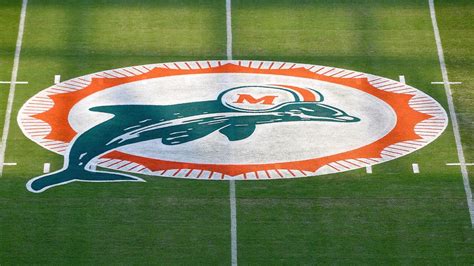 Dolphins offering throwback '1972' concession prices as they celebrate perfect-season team ...