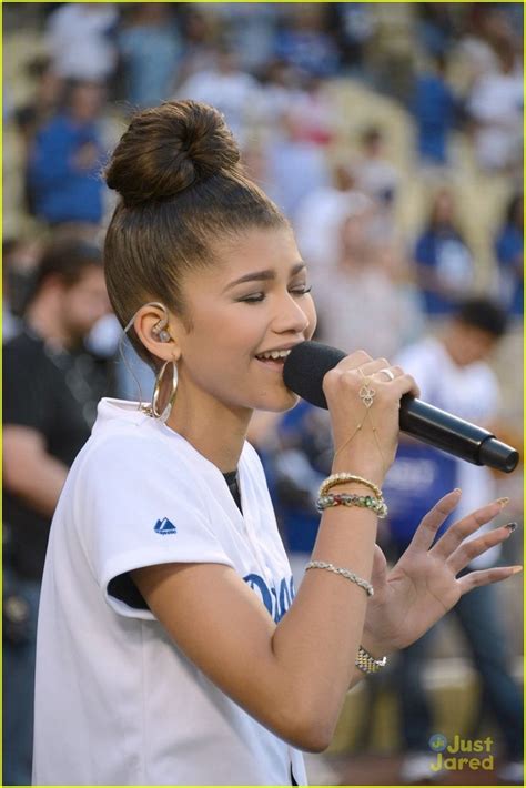 68 best zendaya :) images on Pinterest | Zendaya coleman, Celebrities ...