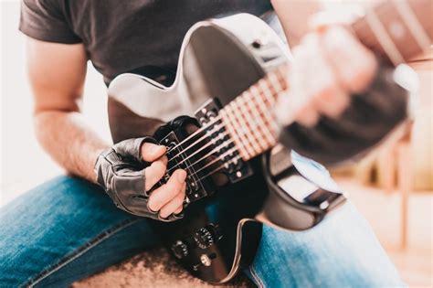 20 Easy Metal Songs on Guitar - Musician Wave