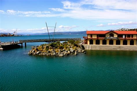 Postcard from Wellington waterfront l Photos of New Zealand | C'est Christine