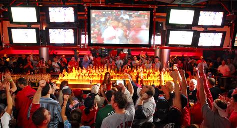 The Best Boston Sports Bars for Watching the Playoffs