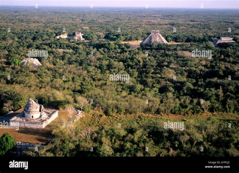 Mexico, Yucatan State, Mayan site of Chichen Itza (aerial view Stock Photo: 6794027 - Alamy