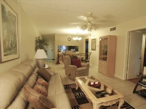 Isla Del Sol, Florida Vacation Rental | Fantastic 2BR/2BR Lake Shore Villa - Isla Del Sol ...