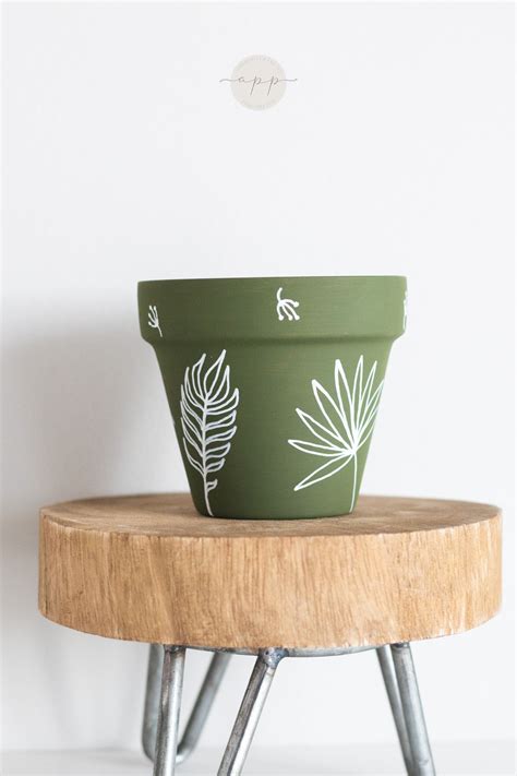 Lush Green Botanical Pot Hand Painted Terracotta Pot With - Etsy | Macetas pintadas, Macetas ...