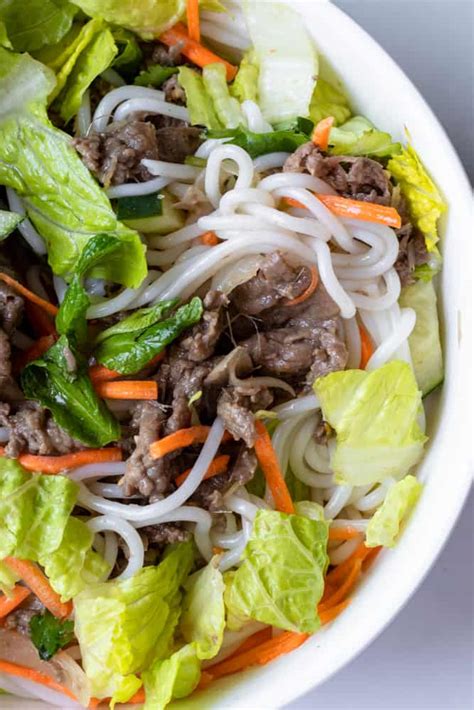 Bun Bo Xao (Vietnamese Lemongrass Beef Noodle Salad) - a dash of dolly