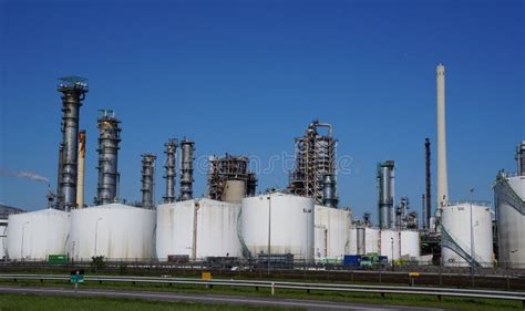 Petrochemical Refinery In Botlek, Rotterdam Stock Image - Image of cloud, environment: 43704017