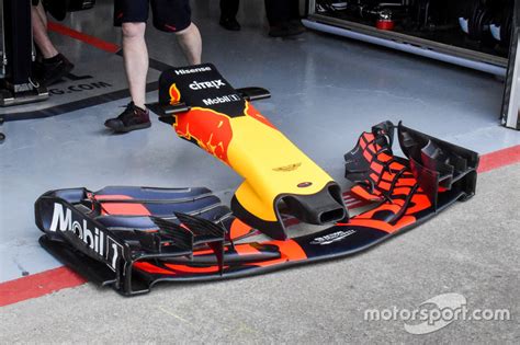 Red Bull Racing RB13, front wing at Canadian GP