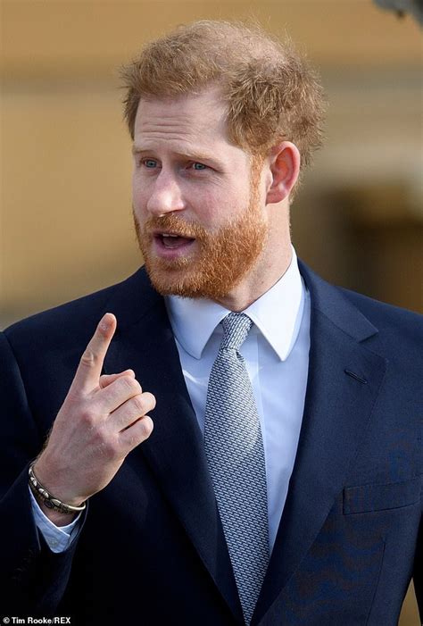 Prince Harry 'underwent thickening treatment' at prestigious London hair loss clinic | Daily ...