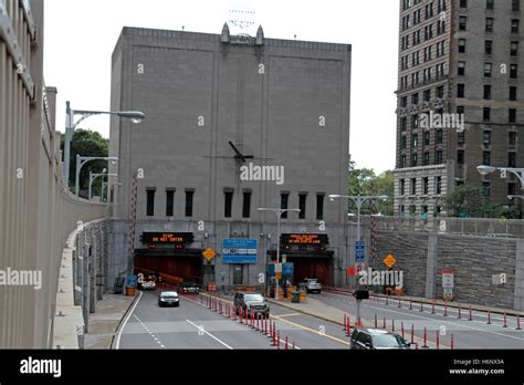 Brooklyn battery tunnel close battery park hi-res stock photography and ...