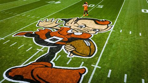 Brownie the Elf now adorns 50-yard line for Browns home games