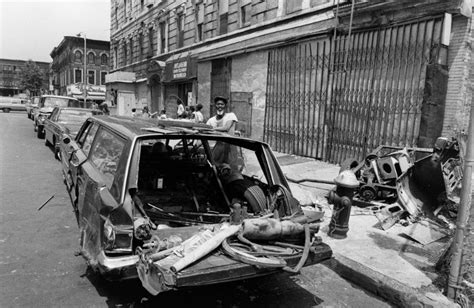 Everyday Life of Brownsville, Brooklyn in the Early 1970s Through Amazing Black and White Photos ...