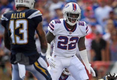 The Buffalo Bills are so bad Vontae Davis retired at halftime - mlive.com