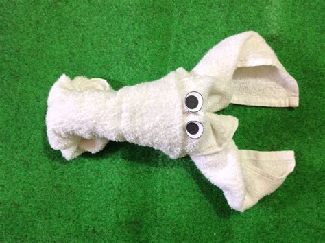 LOBSTER - TOWEL CREATION | Towel animals, How to fold towels, Towel crafts