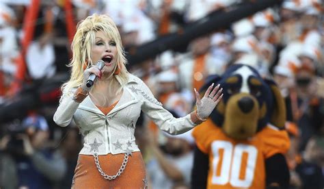 Dolly Parton, other musicians headline halftime shows for NFL's Thanksgiving games - Washington ...