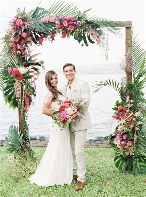 Tropical Wedding Ideas That Will Transform Your Big Day Into an Oasis | Tropical wedding ...