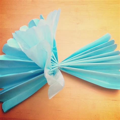 Tutorial- How To Make DIY Giant Tissue Paper Flowers - Hello Creative Family