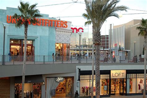 del amo mall | Places in california, Manhattan beach california, Fun ...