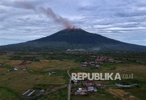 Gunung Kerinci Erupsi, Masayrakat Diminta tidak Panik | Republika Online