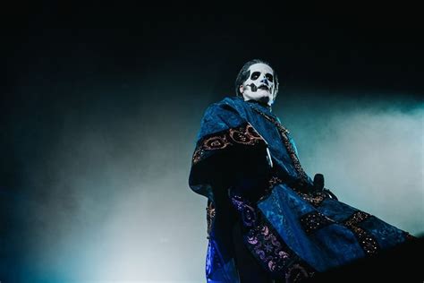 Ghost presentó en México a su nuevo líder, Papa Emeritus IV