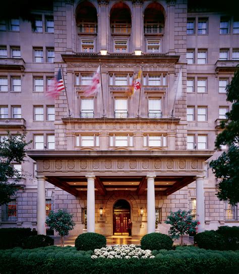 The Hay-Adams White House Views & Off The Record Bar - Five Star Alliance