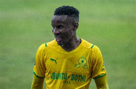 Rulani hits back at Themba Zwane critics | Kickoff