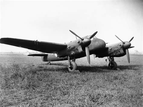 Bristol Beaufighter Mk IIF night fighter of No. 255 Squadron RAF at Hibaldstow | Bristol ...