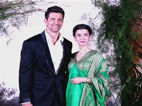 Hrithik Roshan strikes a pose with Saba Azad at RiAli's wedding ...