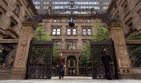 New York Palace Hotel's 'Gossip Girl' Package Lets You Live Like Serena ...