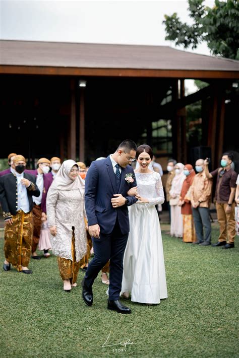 The Wedding of Noni & Dhean by Lefa Story | Bridestory.com