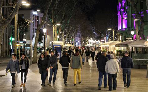 Night Barcelona City Streets / Beautiful Narrow Old Streets Of Barcelona Stock Photo Download ...