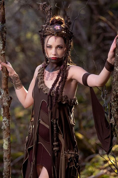 elf cosplay - Hledat Googlem Elven Cosplay, Nymph Costume, Witch Queen, Disfraces Halloween ...