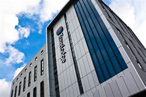 'Am I up North?': Travelodge reveal weird requests from guests at their Manchester hotels ...