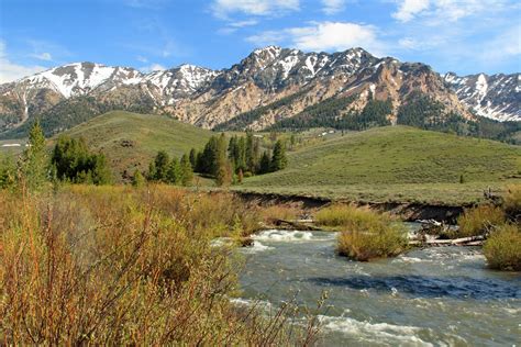 File:Outside of Ketchum, Idaho.jpg - Wikimedia Commons