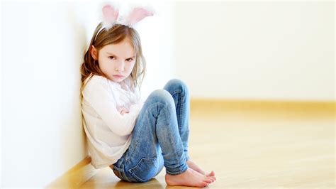 Temper tantrums in children: 6 effective tips to deal with them | HealthShots