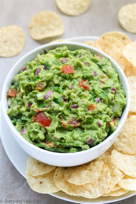 The Best Fresh Guacamole Recipe (Quick and Easy!) - Everyday Easy Eats