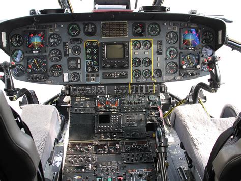 SUPER PUMA L1 COCKPIT | Super Puma L1 Cockpit. | Flickr