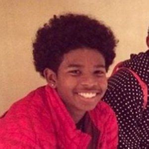 Shedeur Sanders - Age, Family, Bio | Famous Birthdays