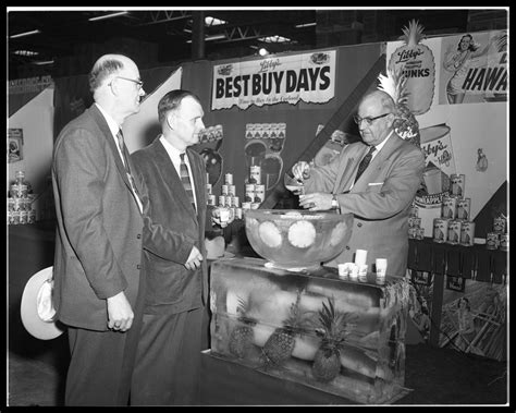 Grocery Store Opening - The Portal to Texas History