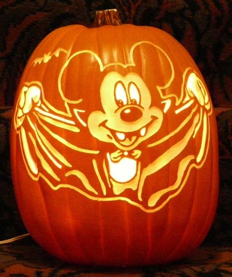 Vampire Mickey pattern by stoneykins.com I carved on a foam pumpkin. | Mujeres de fantasía ...