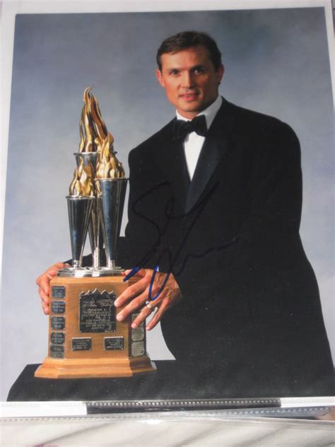 Steve YZERMAN - Signed 2002-2003 Detroit Red Wings Bill Masterton Trophy Photo