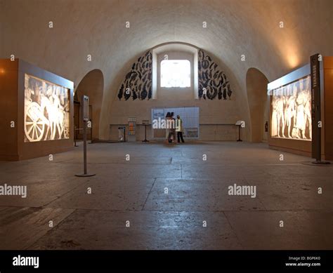 Gallery par le haut niveau de l'Arc de Triomphe (Arch of Triumph) de l ...