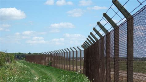 Latvia to Build 90-Kilometer Fence on Border With Russia