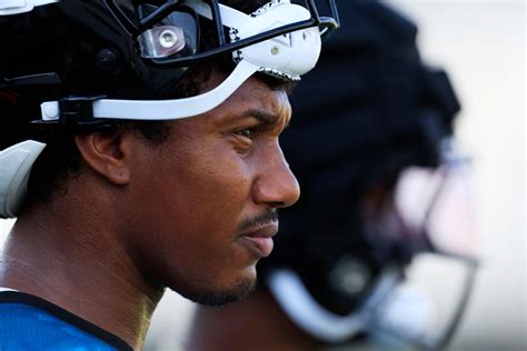 Zay Jones arrested after incident with mother of Jaguars receiver's ...